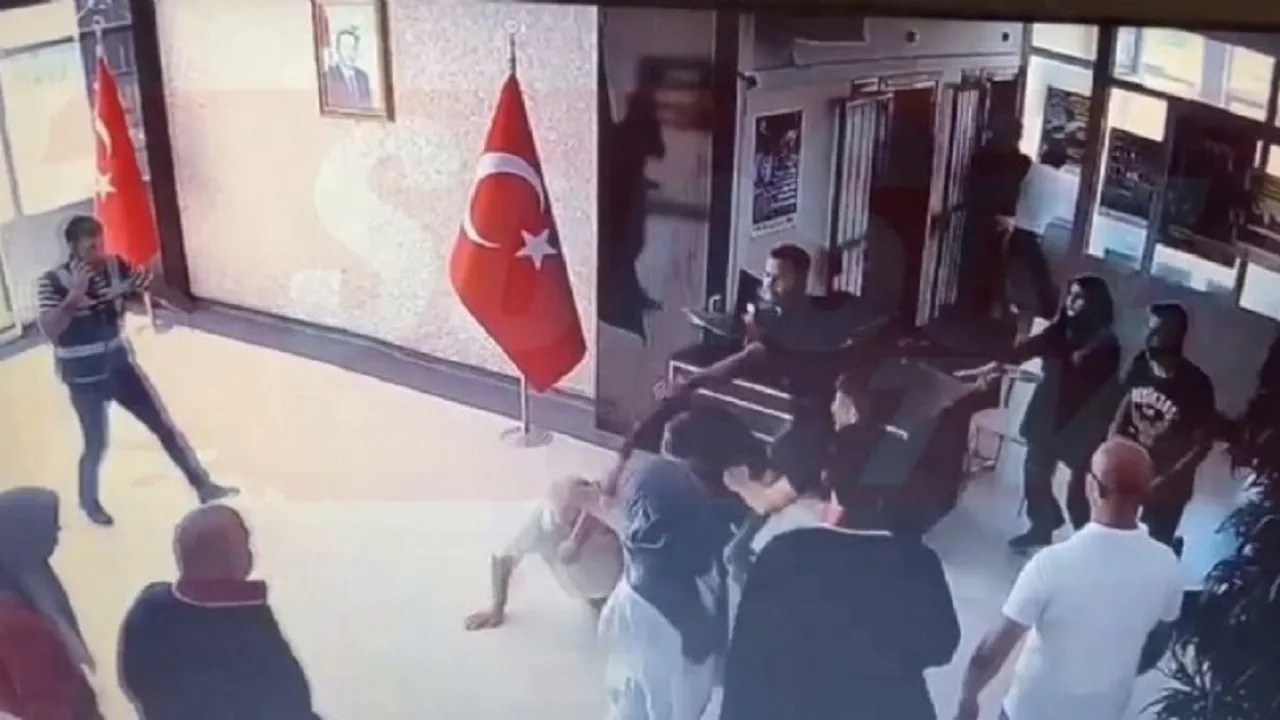 Karaburun adliyesinde ortalık karıştı! MHP İlçe Başkanı Erkan Özen tutuklandı. Hakim ve savcı görevden alındı