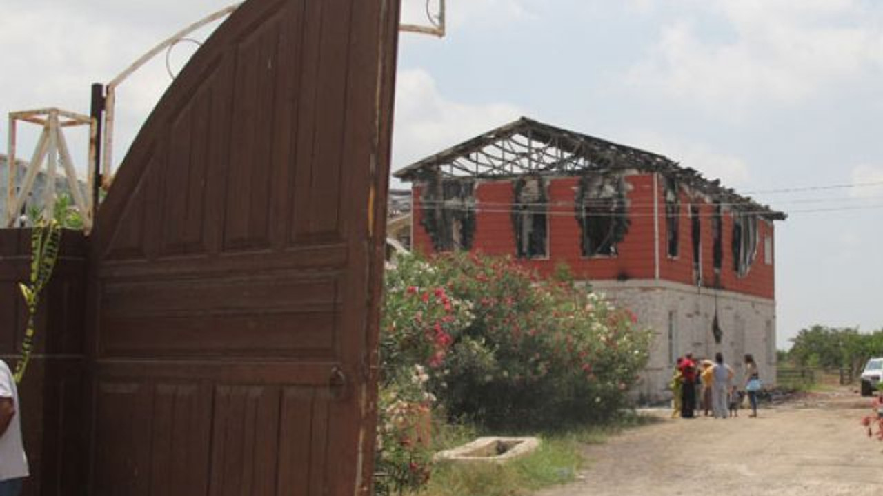 Dizilere ev sahipliği yapan konak yandı