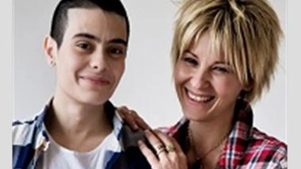 Kacikturuncu Ayse Arman Ve Saclari