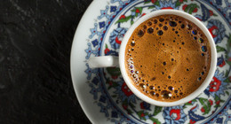 Zayıflamanın sırrı ortaya çıktı: Türk kahvesi içine tereyağı atın. Vücuttaki yağları söküp atıyor, metabolizmayı hızlandırıyor! Yapımı çok kolay bu karışımı günde 1 defa tüketirseniz…