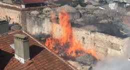 Fatih'te Kaçakçılık Şube Müdürlüğü'ne ait depoda yangın
