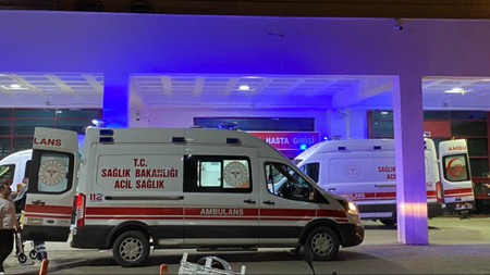 Hakkari’de feci kaza! Askeri araç devrildi: 12 yaralı
