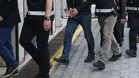 Kamu merkezlerine yetkisiz erişim! Çok sayıda gözaltı var