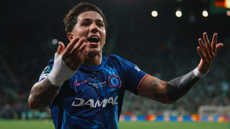 Chelsea, Real Betis'i geriden gelip devirerek Konferans Ligi kupasını müzesine götürdü