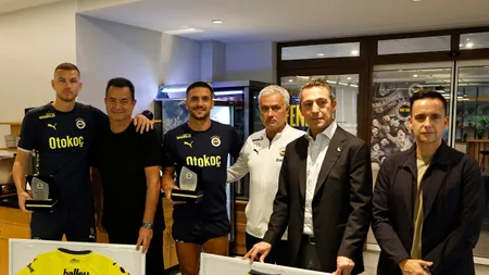 Fenerbahçe'de yolların ayrıldığı Edin Dzeko ve Dusan Tadic'e teşekkür plaketi verildi
