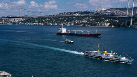 İstanbul Boğazı'nda gemi trafiği askıya alındı! İşte nedeni...
