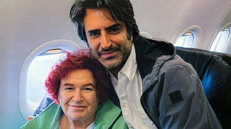 Selda Bağcan ve Mahsun Kırmızıgül uçakta karşılaştı: Samimi paylaşımlar sosyal medyayı salladı