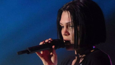 Ünlü Şarkıcı Jessie J meme kanserine yakalandı