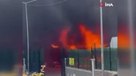 Esenyurt'ta erkek öğrenci yurdunda çıkan yangın söndürüldü