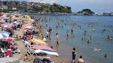 Herkes Oraya Akın Ediyordu. Denize Girmek Yasaklandı