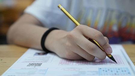LGS’de yanlış kitapçık skandalı! Sınav ortasında topladılar. Veliler harekete geçti