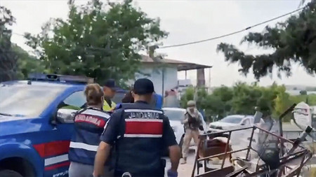 Antalya'da zehir tacirlerine operasyon! 104 torbacı tutuklandı
