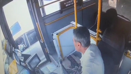 Gaziantep’te trafiğinde kan donduran saldırı! Halk otobüsü şoförü silahla vuruldu