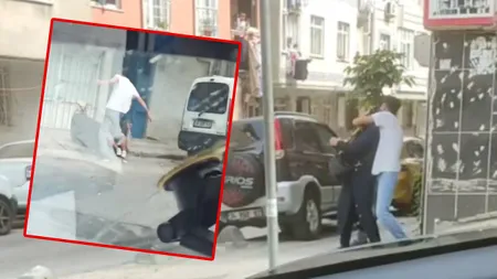 Sultangazi'de kan donduran olay kamerada! Annesini sokak ortasında tekme tokat dövdü