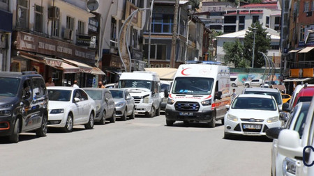 Hakkari'de askeri araç devrildi. Çok sayıda yaralı var