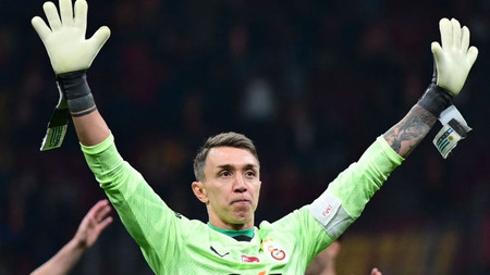 Galatasaray efsanesi Fernando Muslera yeni takımını açıkladı