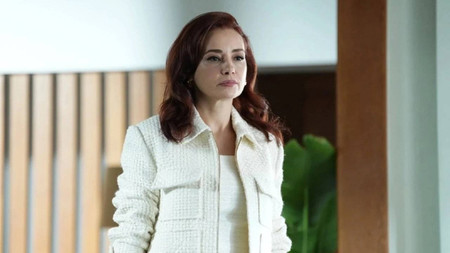 Özgü Namal çocuklarıyla birlikte trafik kazası geçirdi