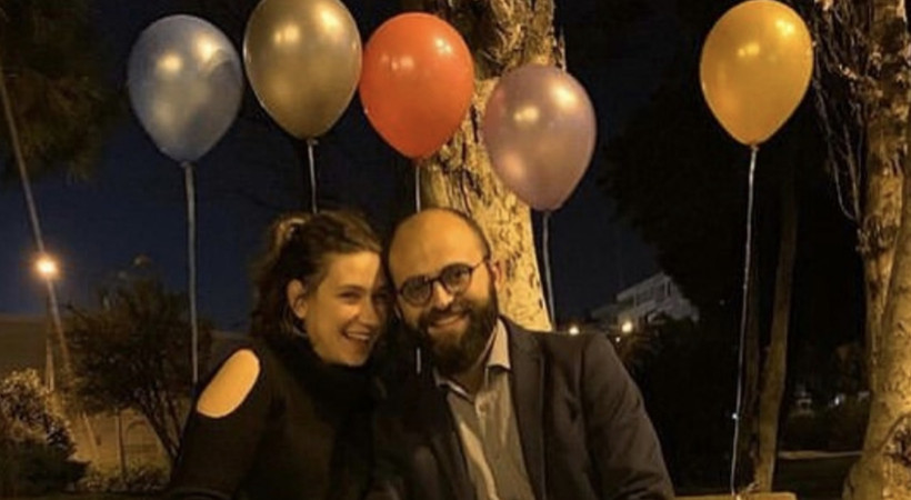 Güzel oyuncudan sevgilisine evlilik teklifi!
