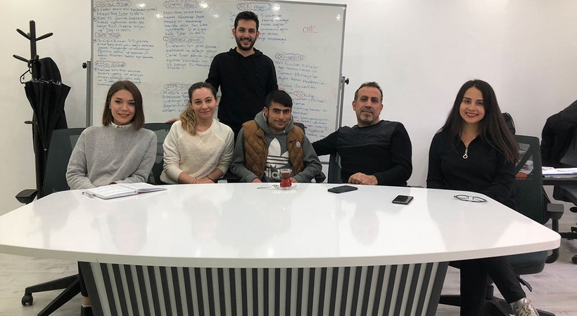 Haluk Levent’ten skolyoz hastası Yunus için yardım kampanyası
