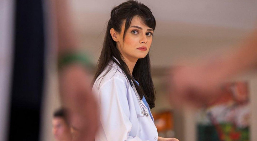 Mucize Doktor'un Nazlı'sı Sinem Ünsal yeni projeye imza attı!