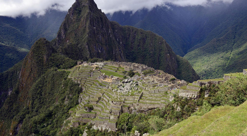 Machu Picchu Tapınağı'nda tuvaletini yapan turistler sınır dışı edildi