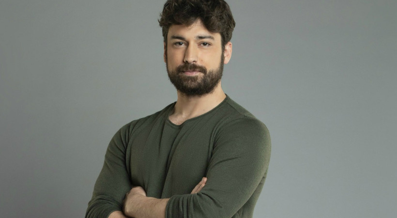 Alp Navruz'dan Zümrüdüanka açıklaması!