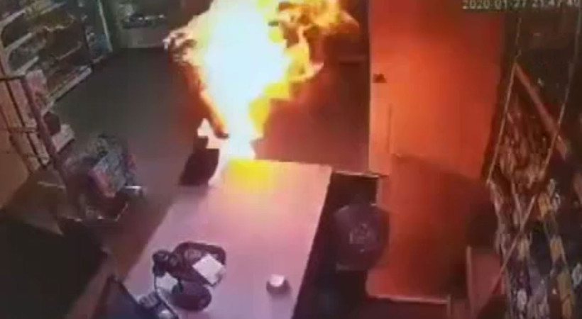 Eski karısını benzin döküp yaktı
