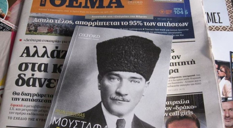 Yunan gazetesi Atatürk'ün hayatını anlatan kitap dağıttı