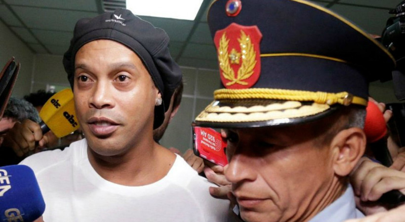 Ronaldinho Paraguay’da tutuklandı!