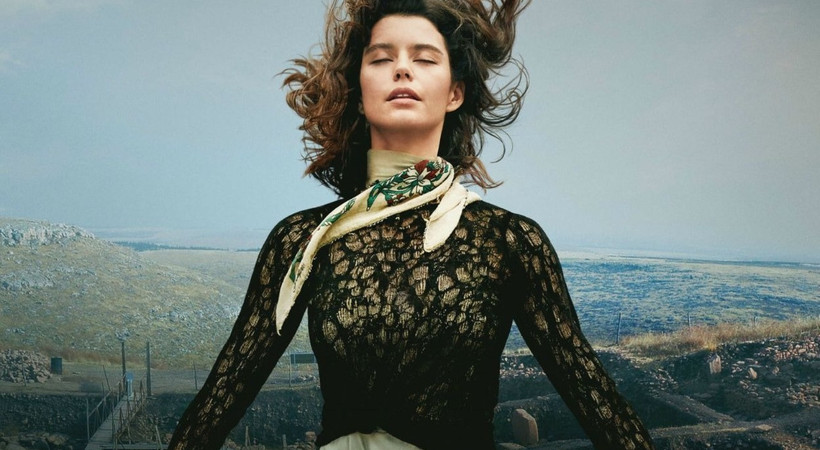 Beren Saat: Herkese moleküllerimden gönderiyorum