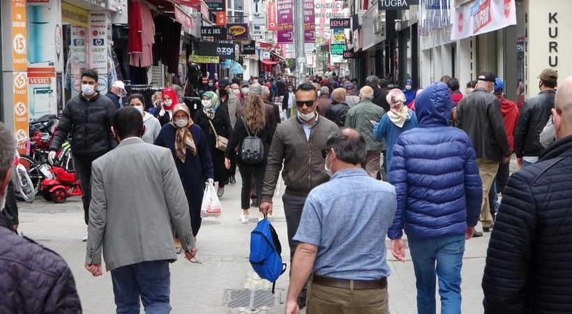 İBB açıkladı: Sokağa çıkan kişi sayısı arttı