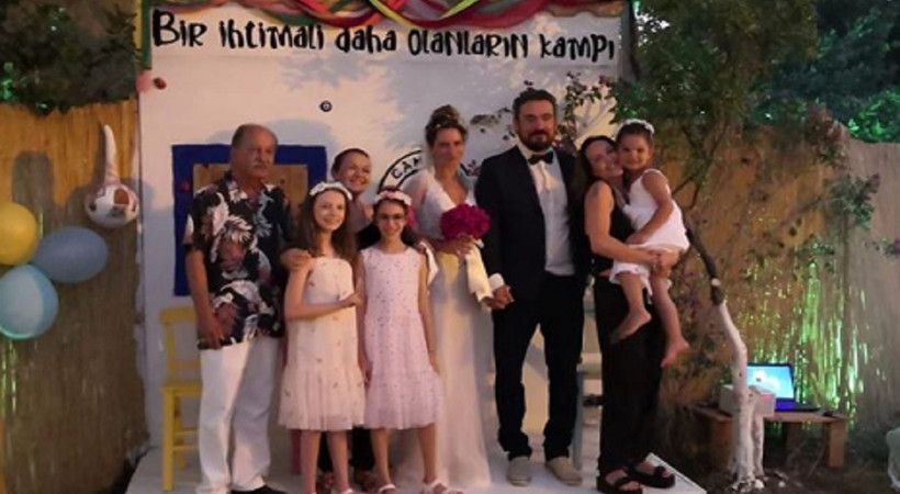 Ünlü oyuncu ile yönetmen evlendi