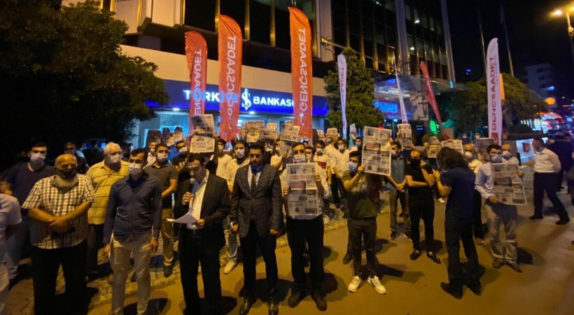 Saadet Partisi İstanbul Gençlik Kolları'ndan Takvim önünde protesto!