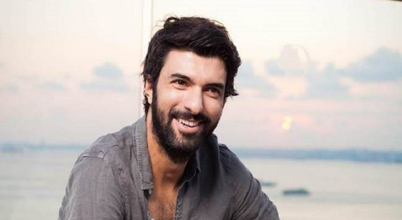 Engin Akyürek İspanya'da fark attı