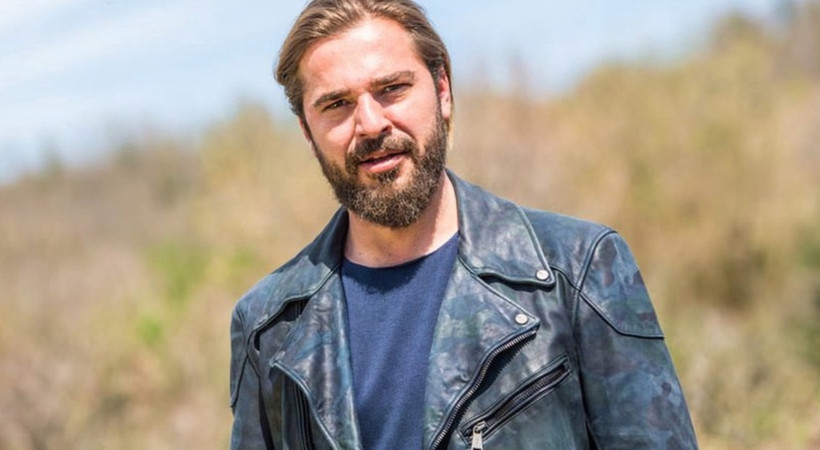 Engin Altan Düzyatan'a çirkin hareket