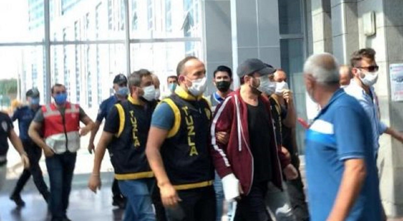 Halil Sezai polis eşliğinde adliyede