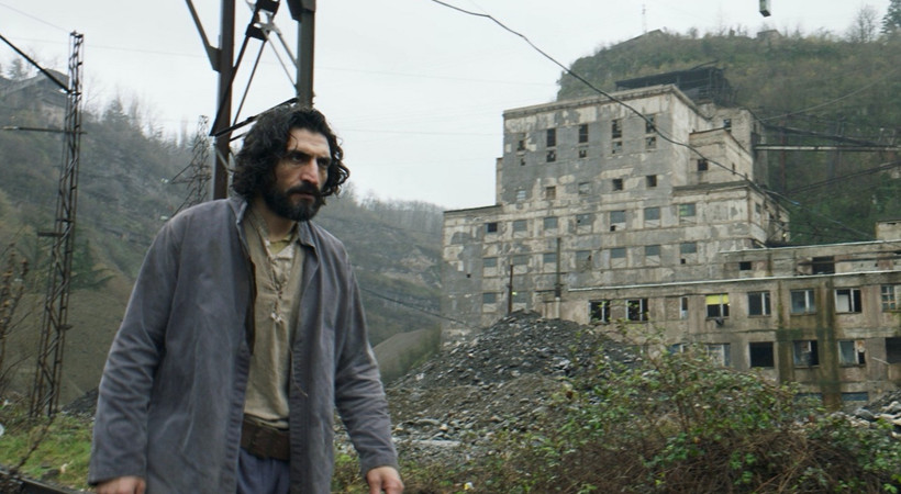 Erdem Tepegöz’ün yeni filmi ‘Gölgeler İçinde’ Moskova Film Festivali’nde ana yarışmada!