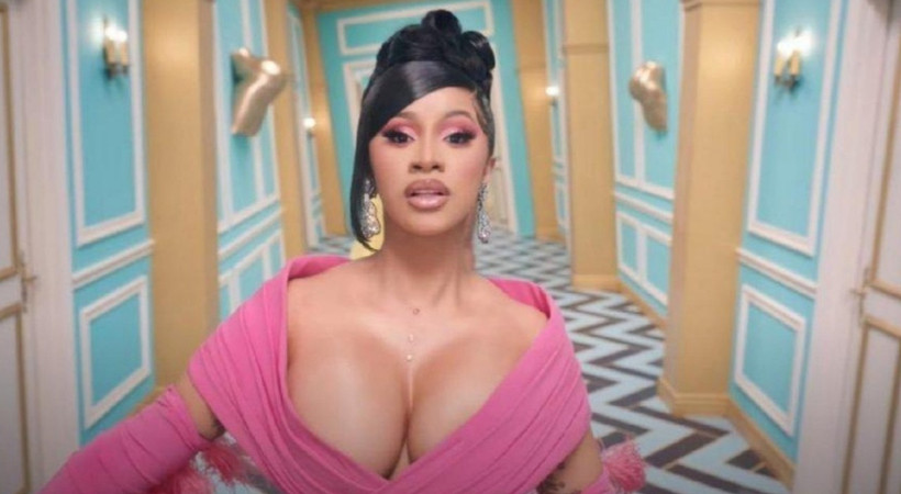 Cardi B, Azerbaycanlı takipçilerinden özür diledi