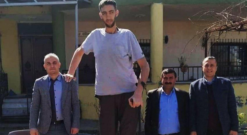 Dünyanın en uzun insanı Sultan Kösen Corona oldu!