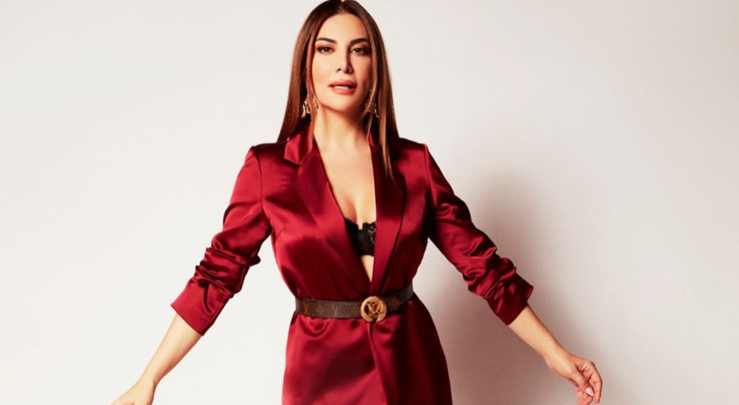 Ebru Yaşar'dan yılbaşında tv100'de müzik ziyafeti
