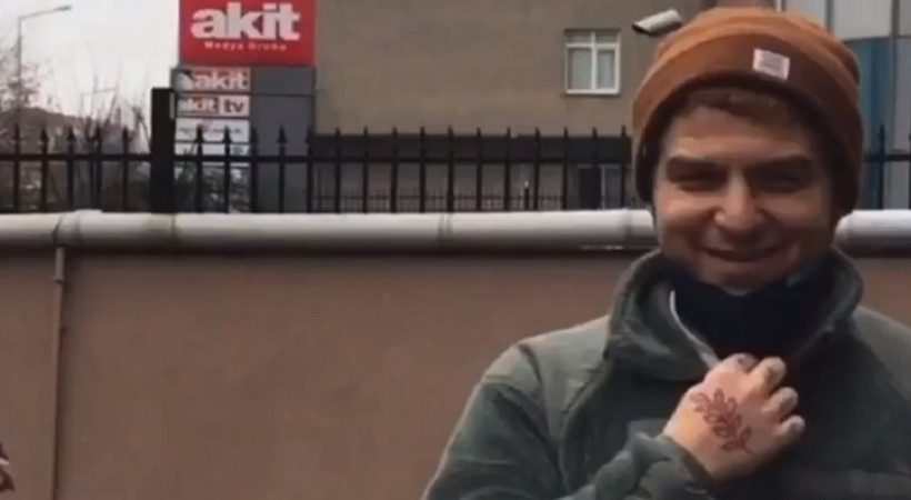 Gökhan Özoğuz'dan Yeni Akit gazetesi önünde video