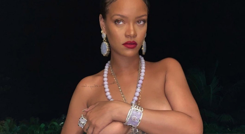 Rihanna’nın üstsüz paylaşımı diplomatik kriz çıkardı