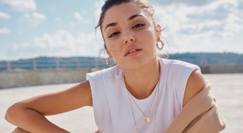 Hande Erçel kameramanlığa soyundu