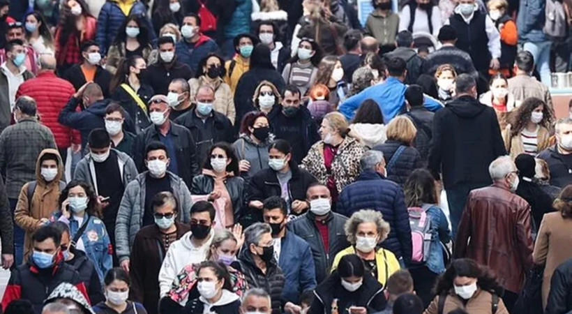 Normalleşme bekleyenlere kötü haber! Korkutan 'üçüncü dalga' uyarısı
