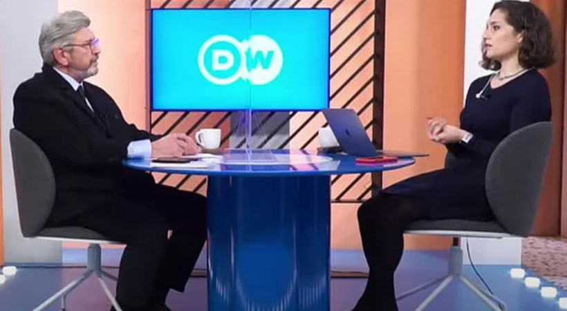 Cihangir İslam'dan Nevşin Mengü'ye tepki! 'Gazeteci gibi değil de bir savcı gibi sordu!'