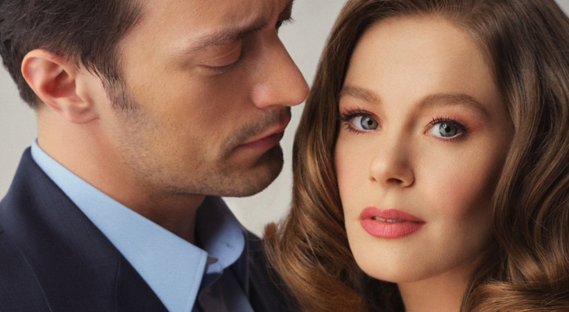Burcu Biricik ve Feyyaz Şerifoğlu’ndan 'Camdaki Kız' pozları