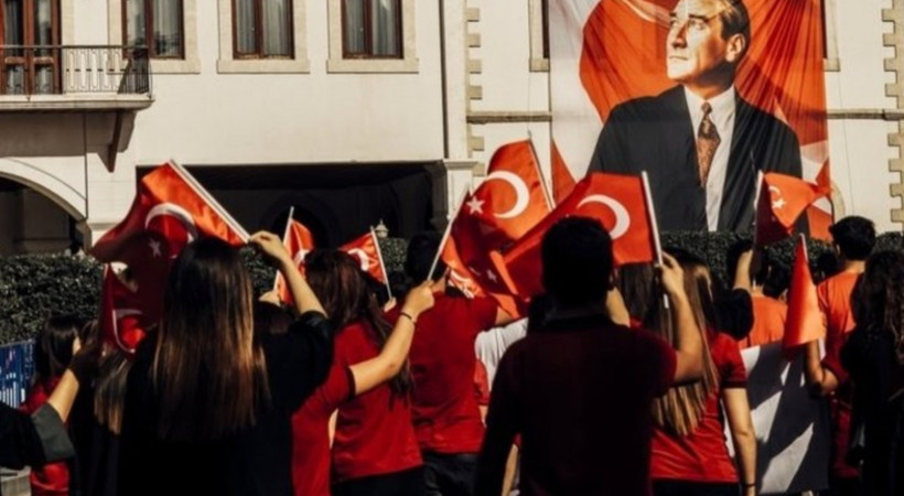 23 Nisan'da 3 günlük sokağa çıkma yasağı mı geliyor?