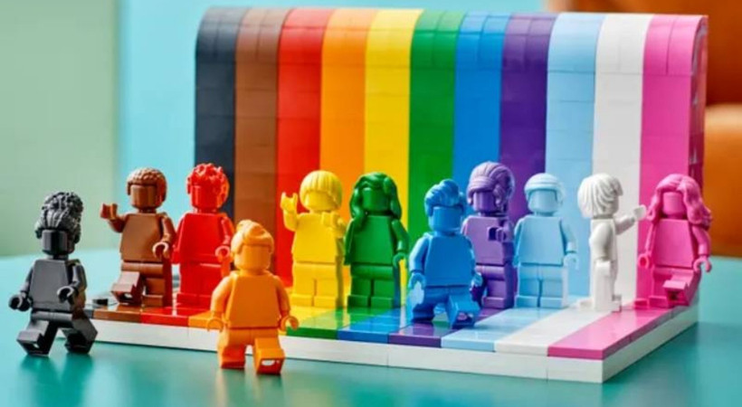 Lego, ilk LGBT+ setini satışa çıkarıyor: 'Herkes Mükemmeldir'