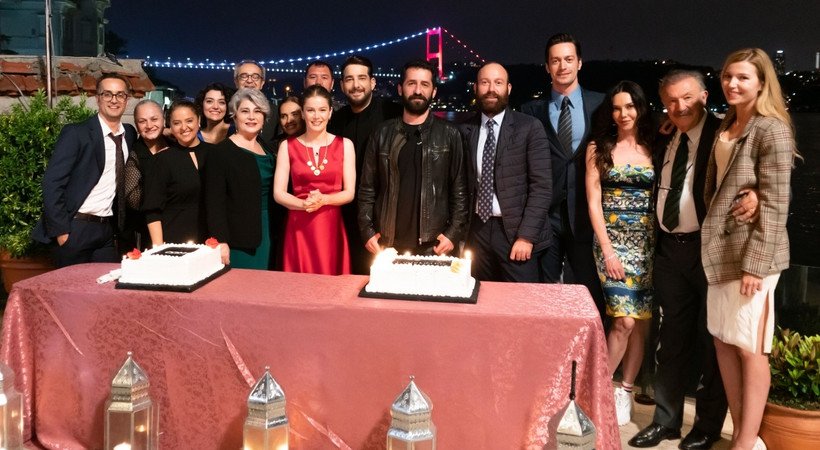 Camdaki Kız ekibi başarısını kutladı