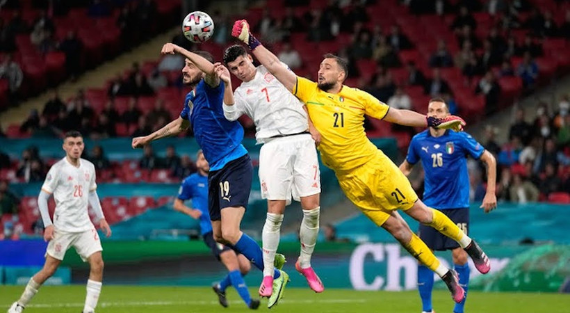 Euro 2020'de ilk finalist İtalya oldu... Normal süresi ve uzatmaları 1-1 biten maçta penaltılara adını finale yazdıran takım İtalya oldu...